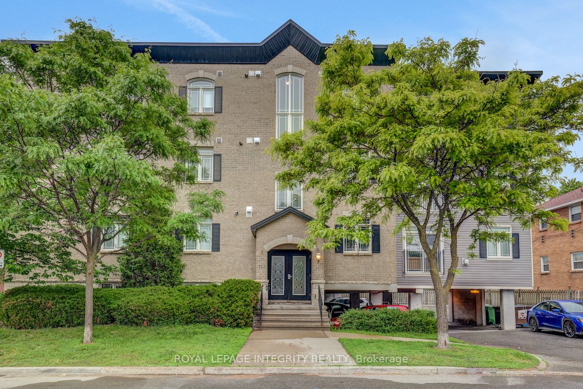 711 Churchill Avenue N 402