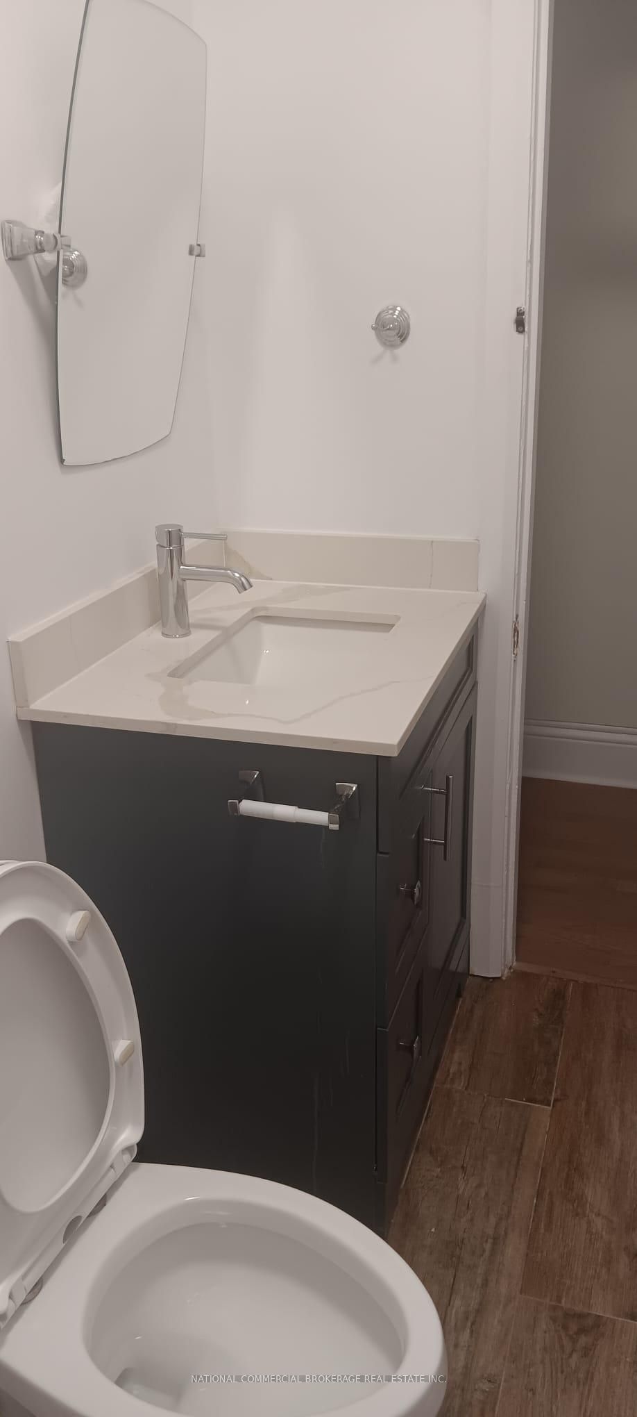 138 Victoria Avenue N Property Photo 18