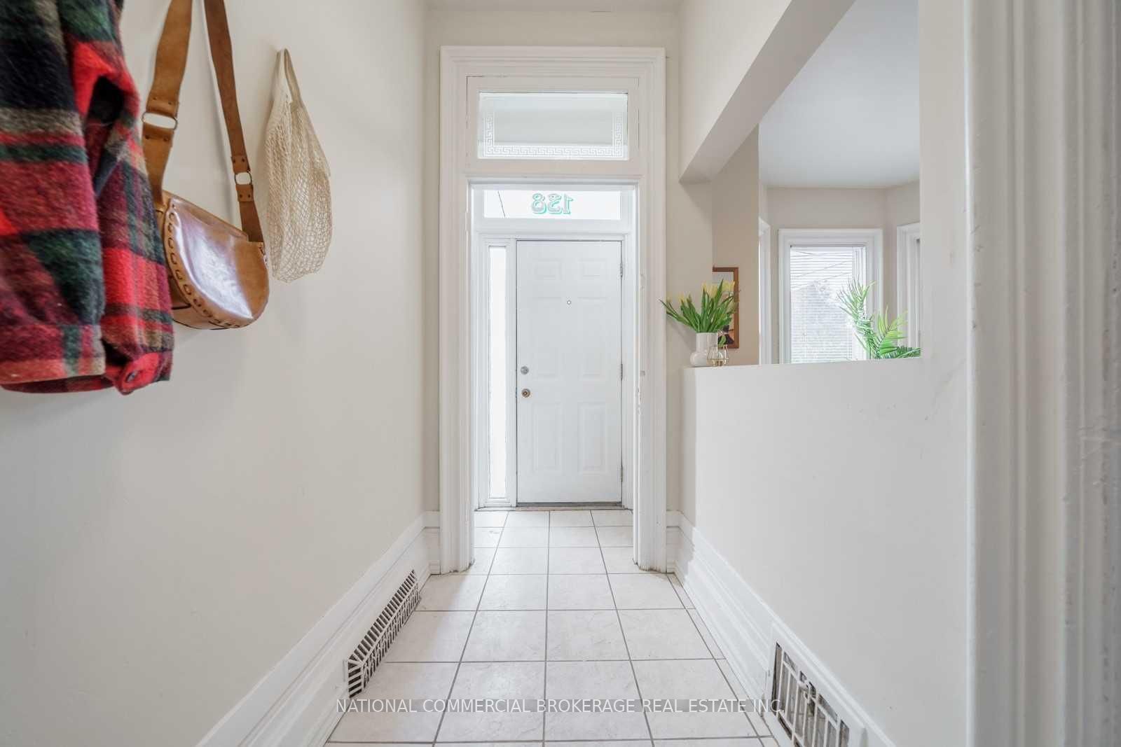 138 Victoria Avenue N Property Photo 21