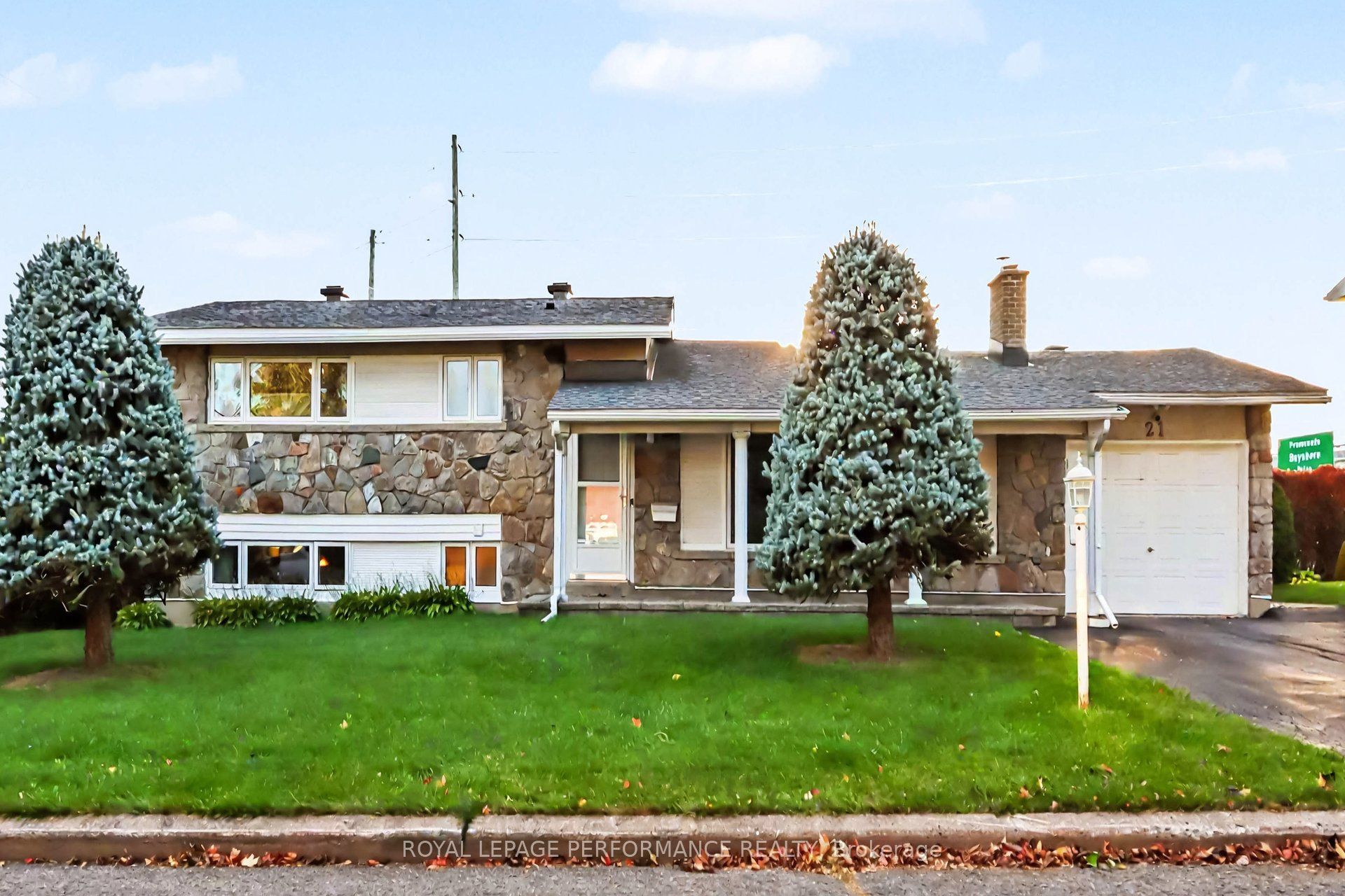 21 Pulford Crescent Property Photo 2