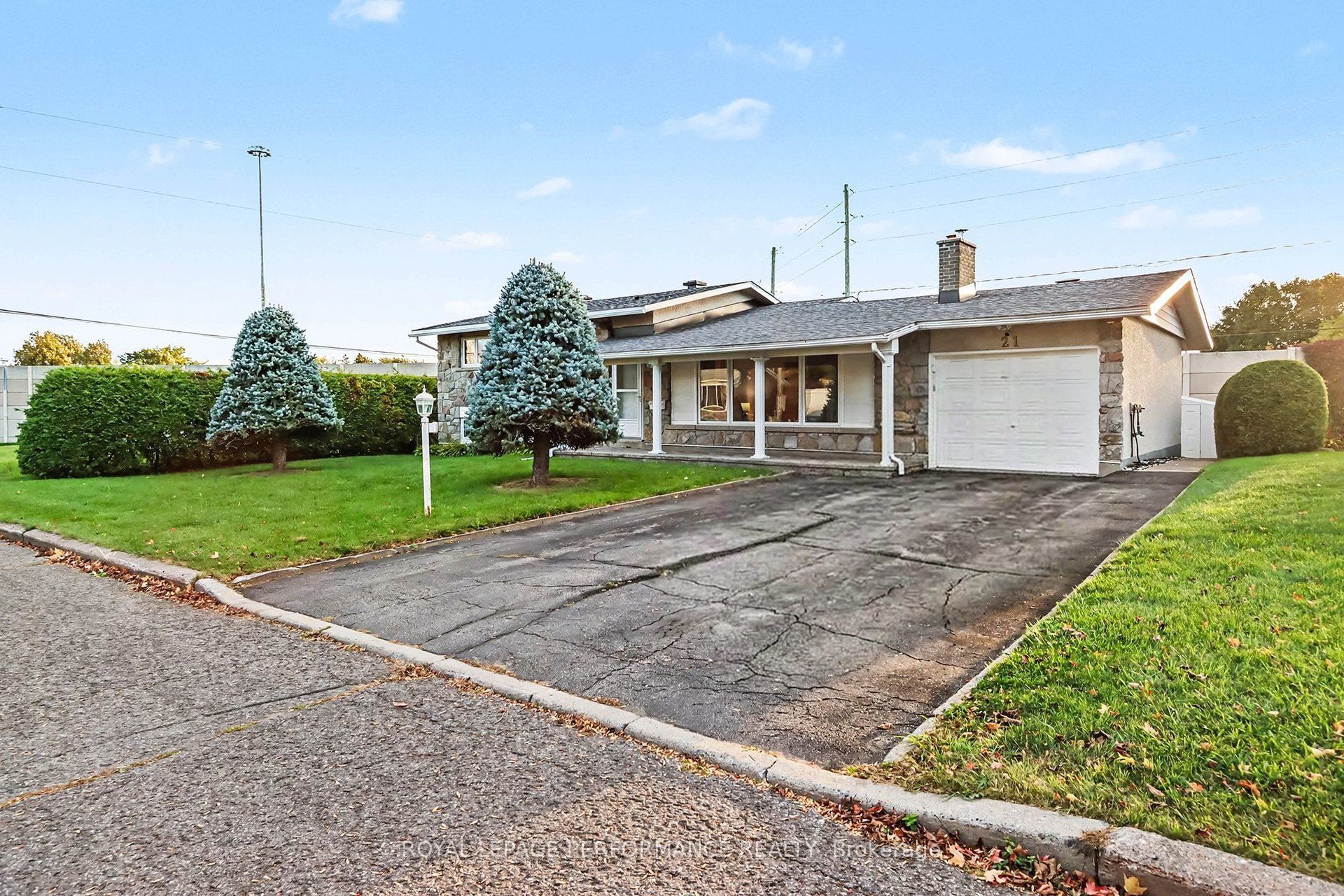 21 Pulford Crescent Property Photo 3