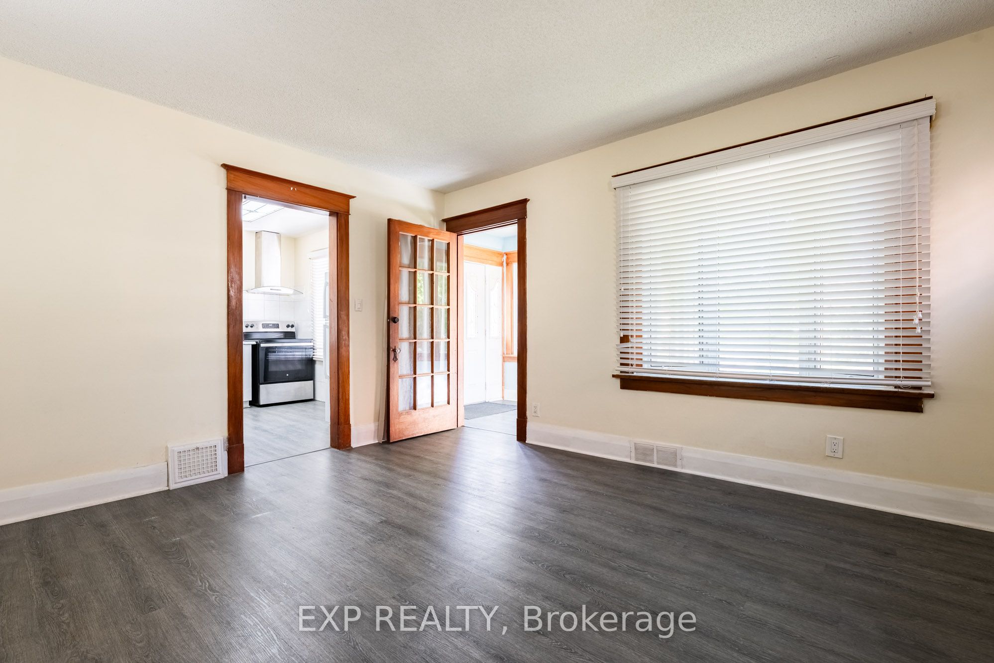 4613 Ryerson Crescent Property Photo 5