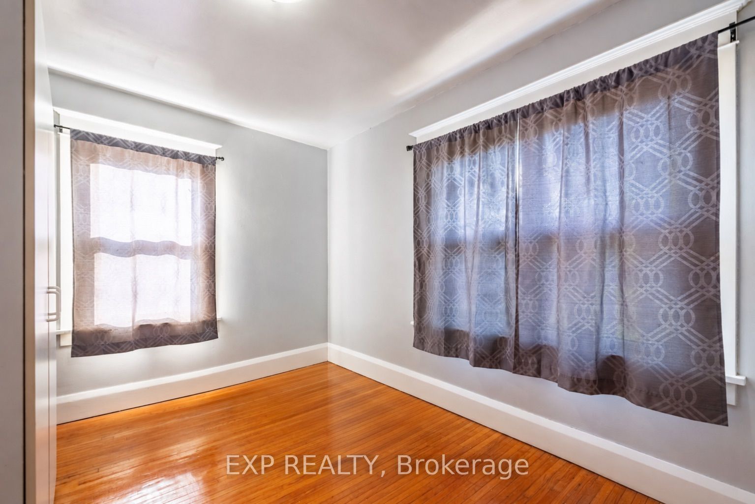 4613 Ryerson Crescent Property Photo 15