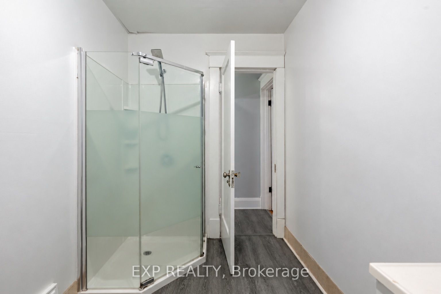 4613 Ryerson Crescent Property Photo 18