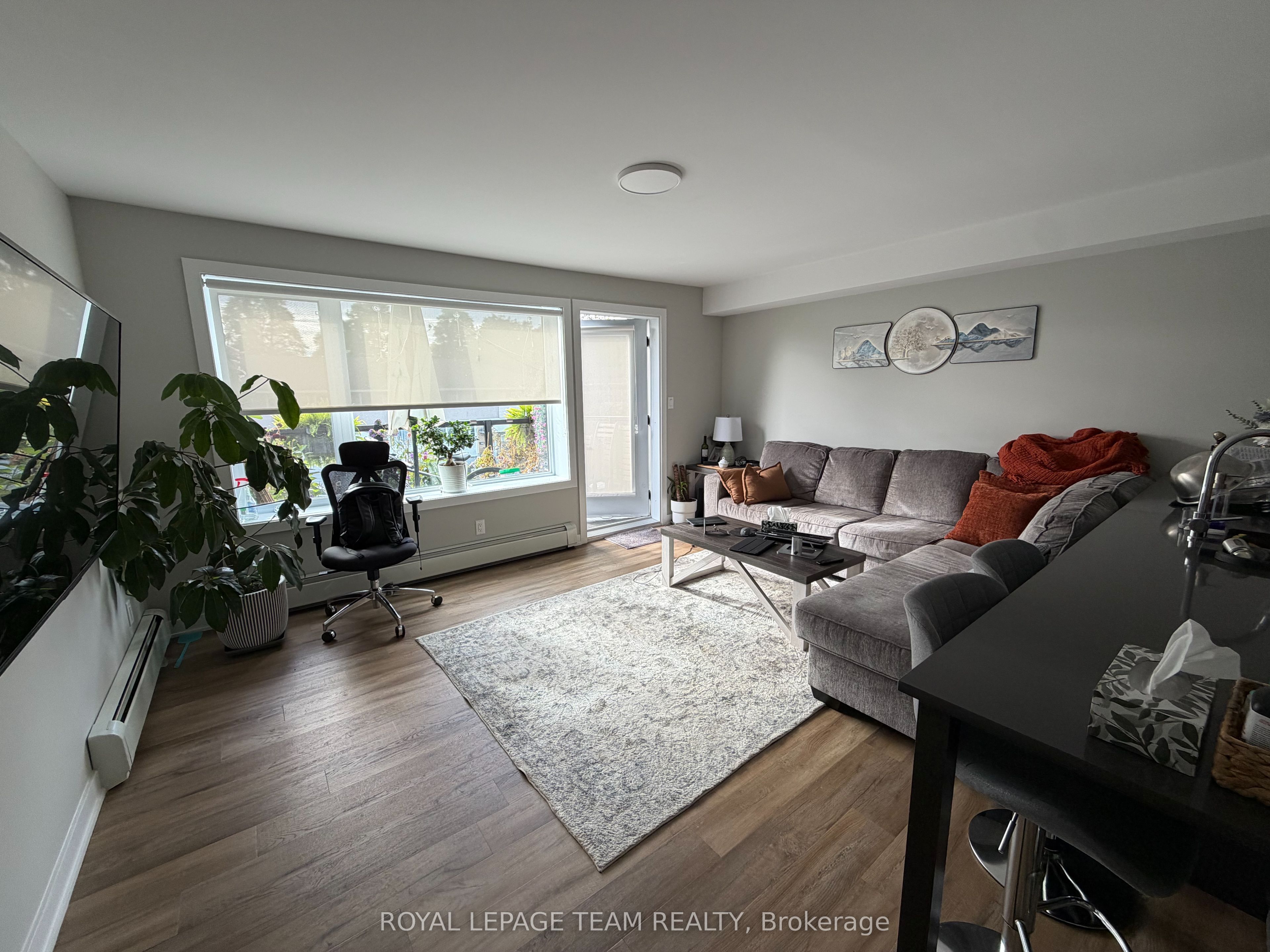 1305 Summerville Avenue 204 Property Photo 2