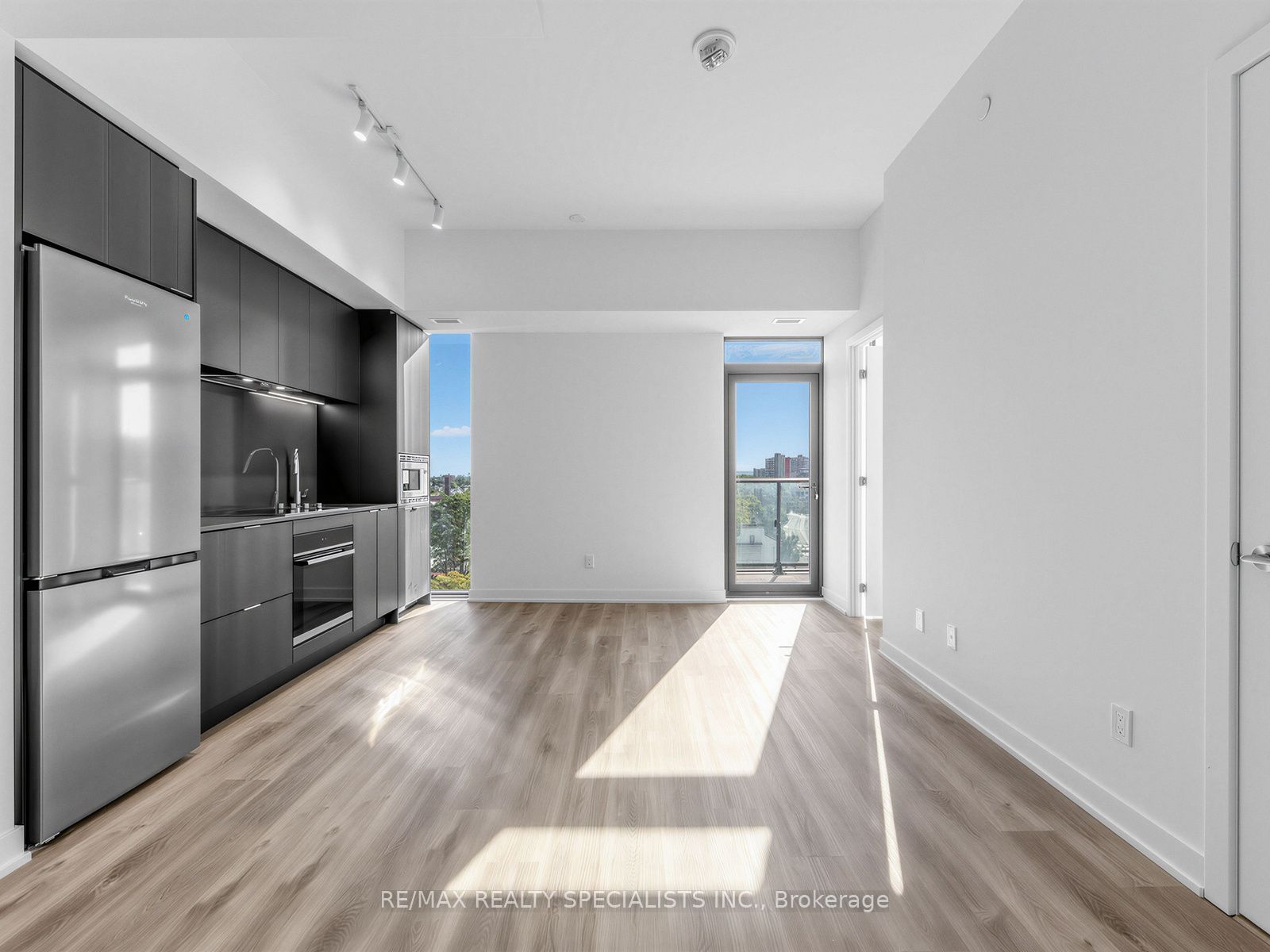 91 John Street 710 Property Photo 4