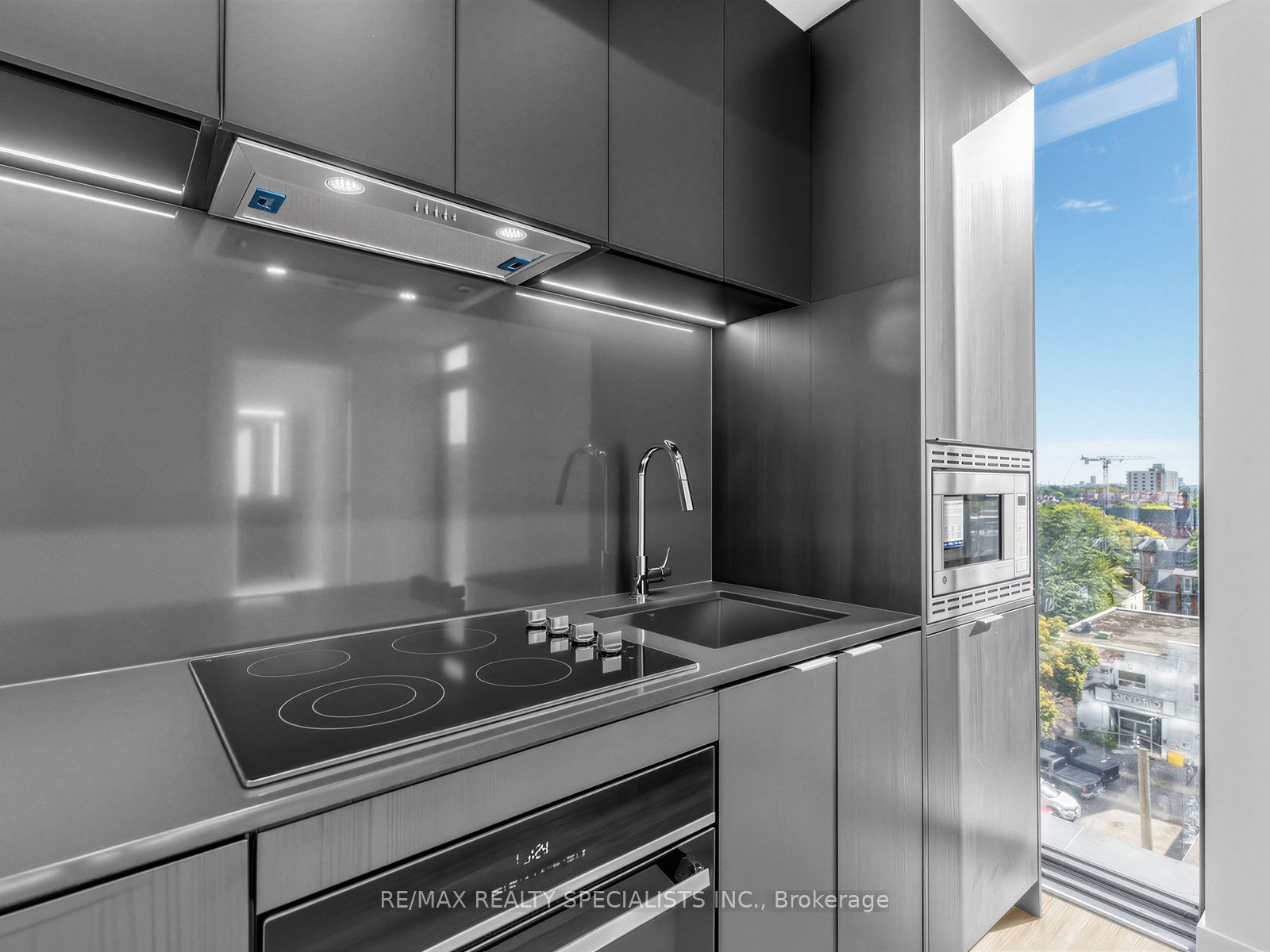 91 John Street 710 Property Photo 7