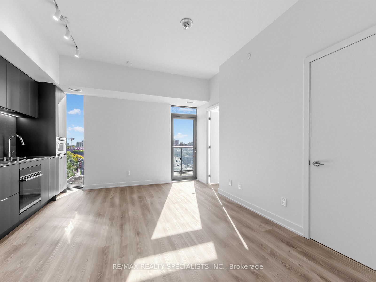 91 John Street 710 Property Photo 11