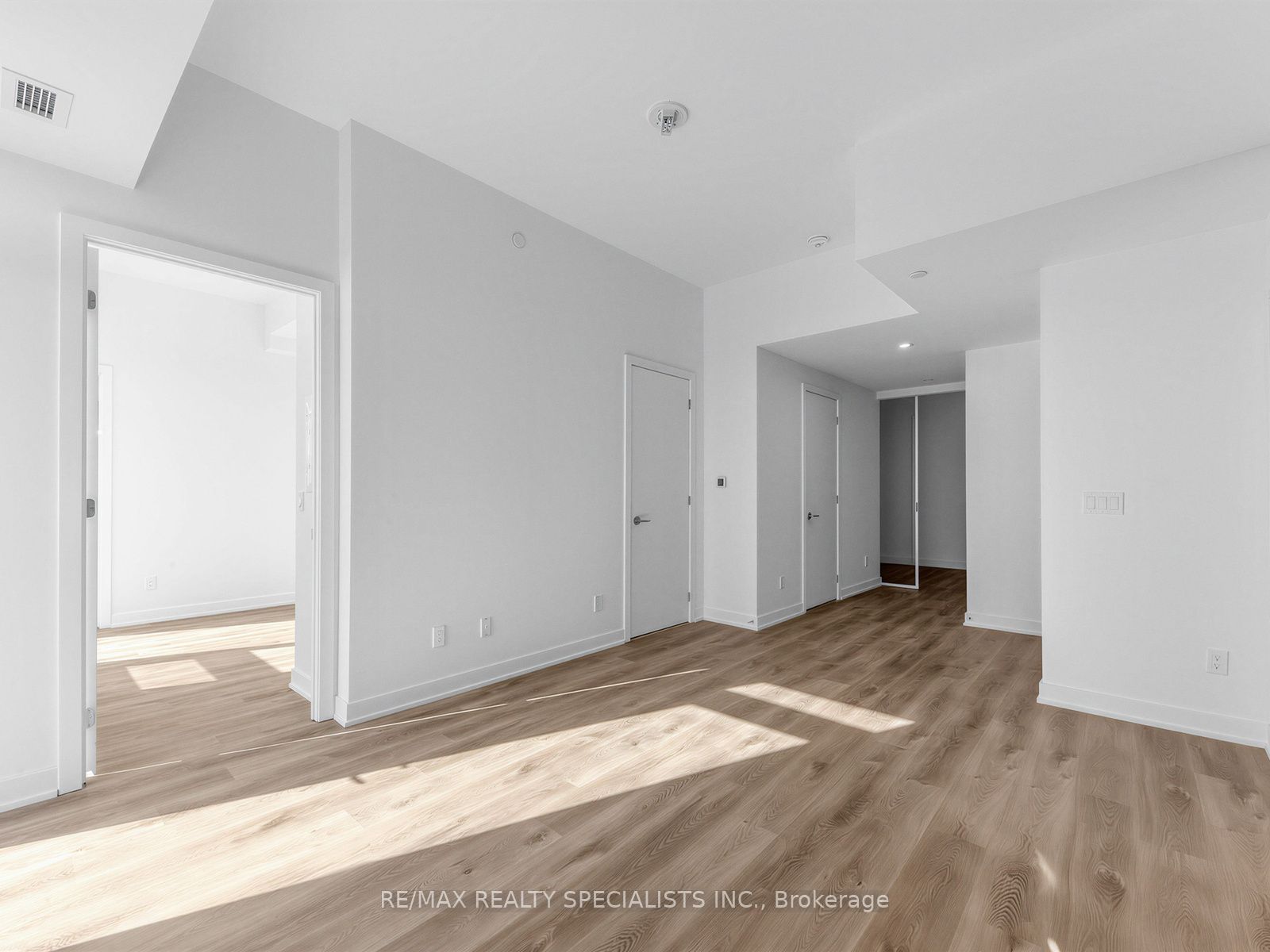91 John Street 710 Property Photo 13