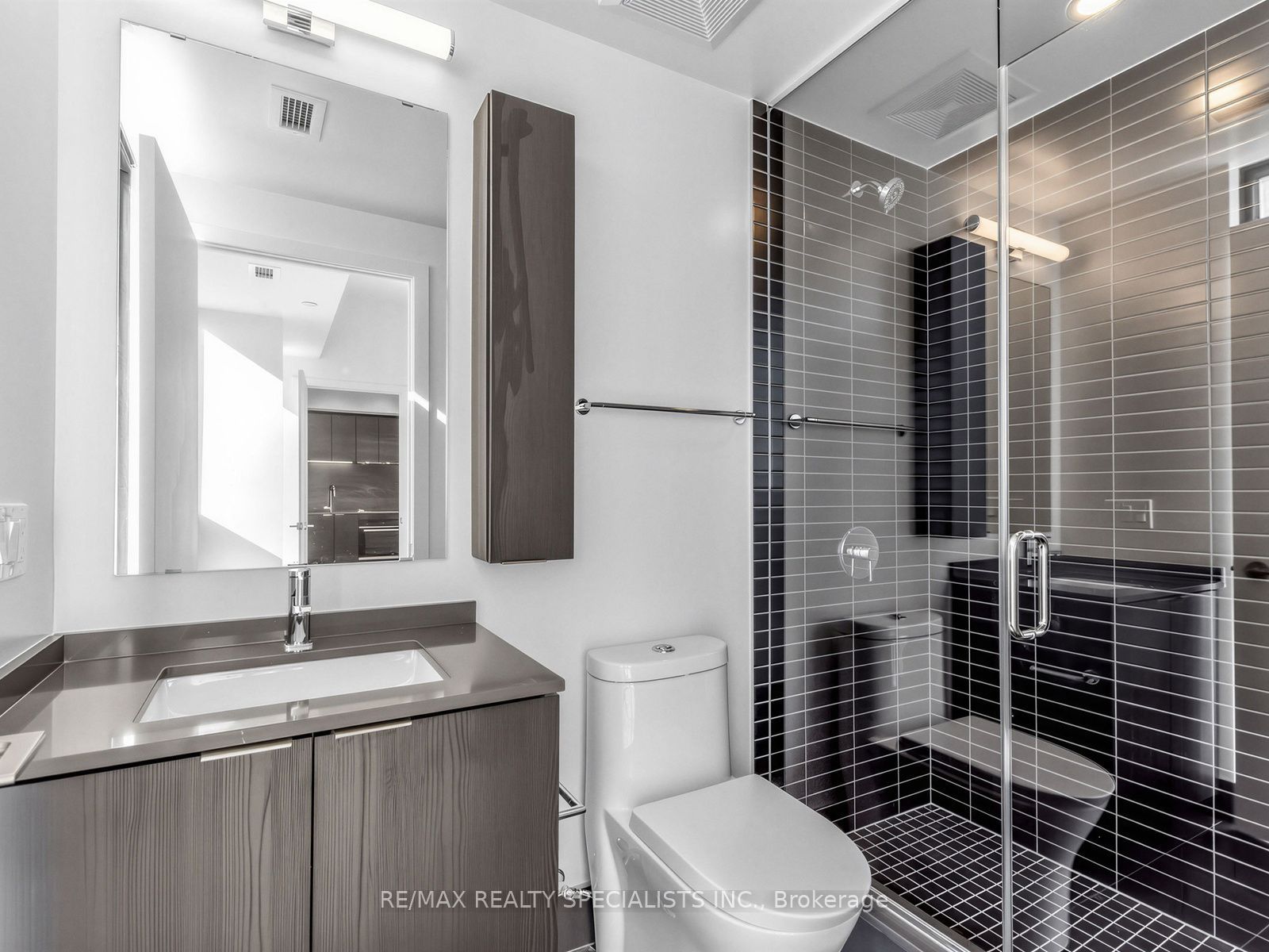 91 John Street 710 Property Photo 18