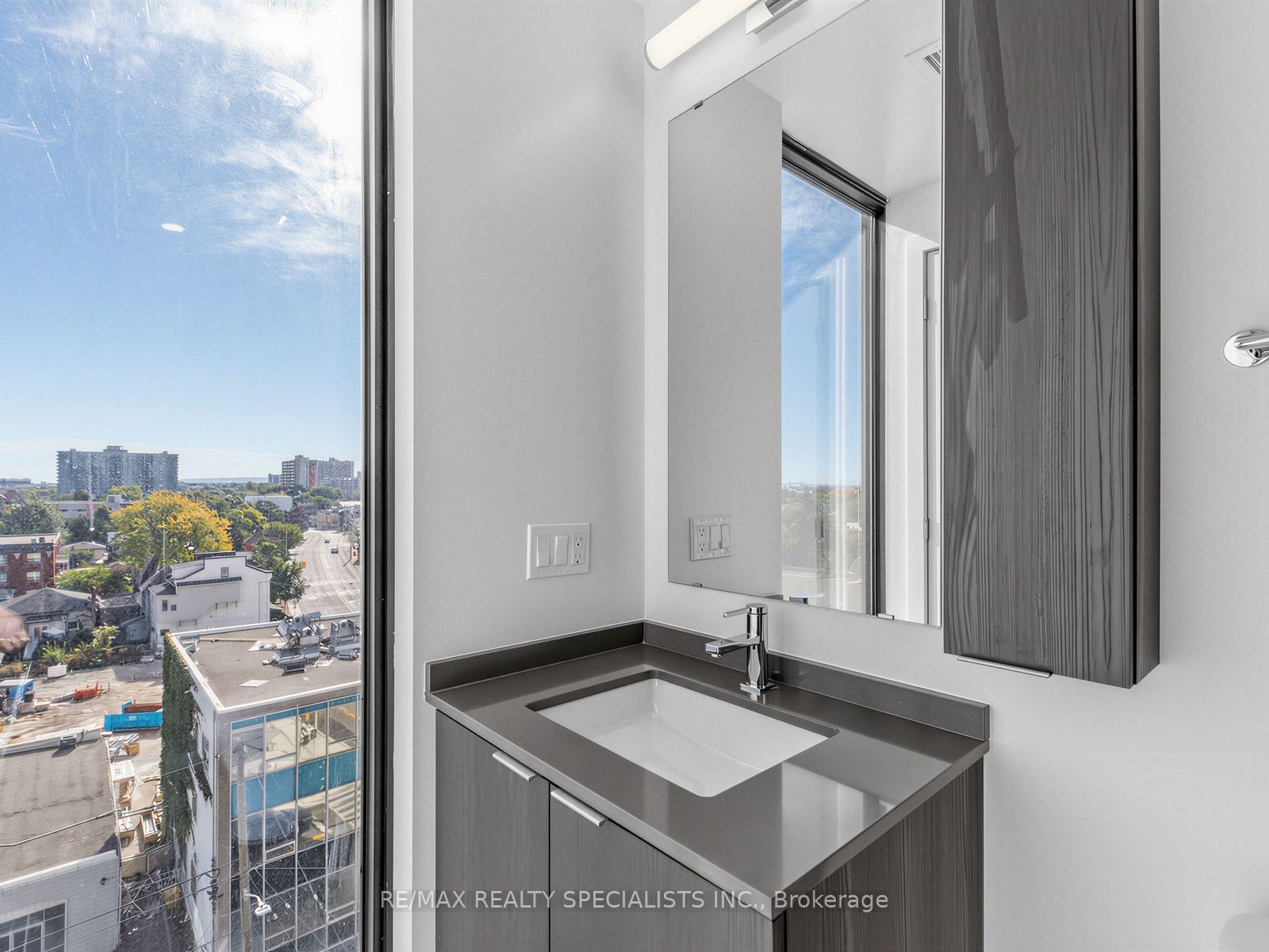 91 John Street 710 Property Photo 20