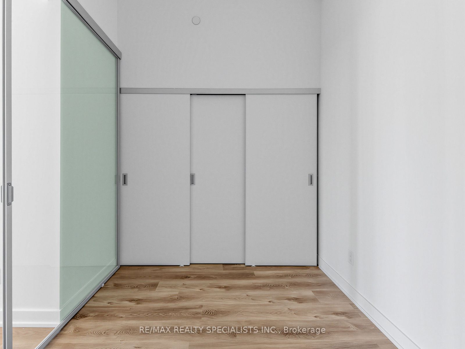 91 John Street 710 Property Photo 23