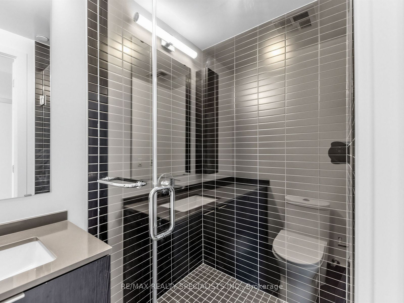 91 John Street 710 Property Photo 26