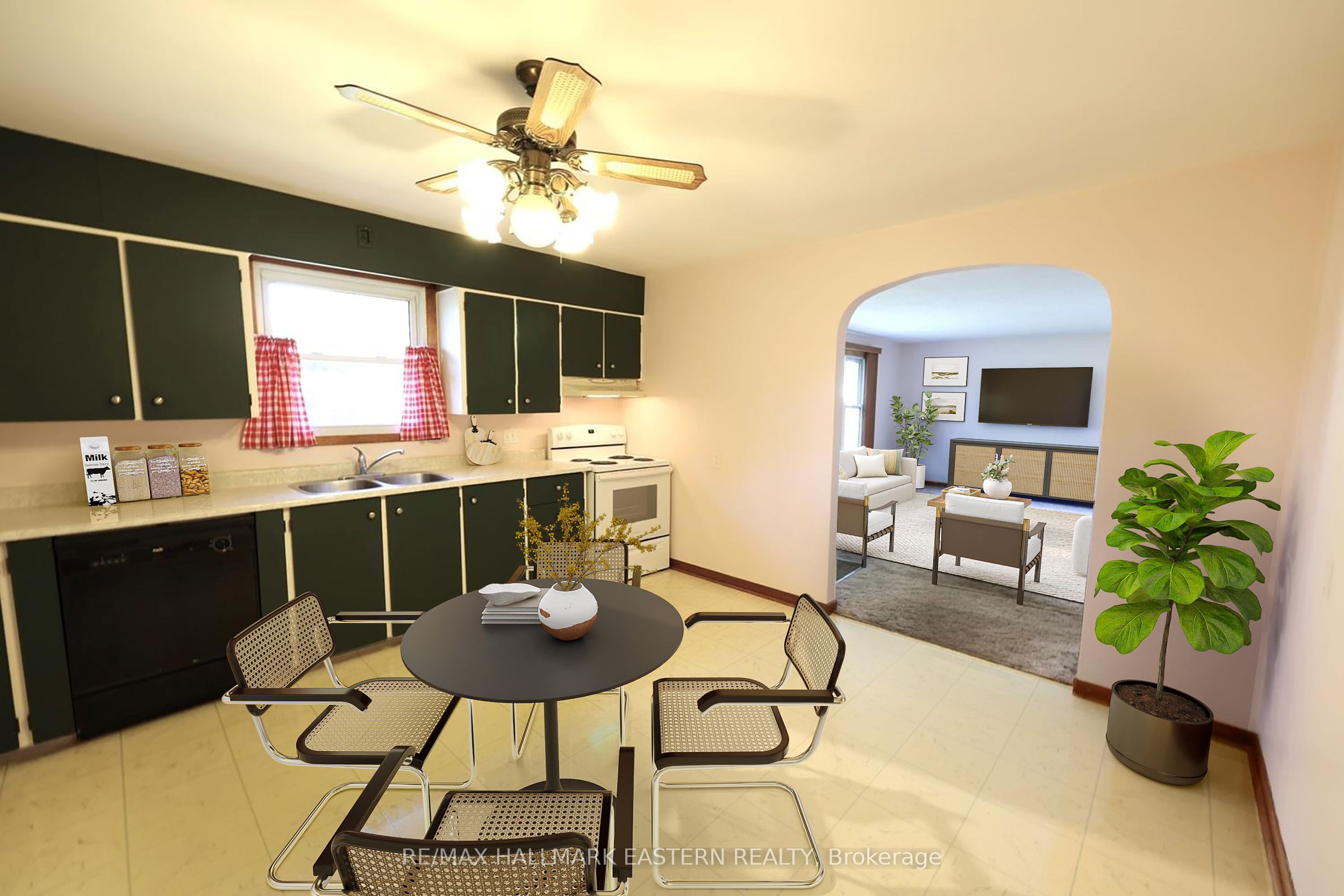 161 River Street E Property Photo 5