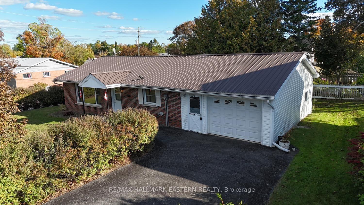 161 River Street E Property Photo 10
