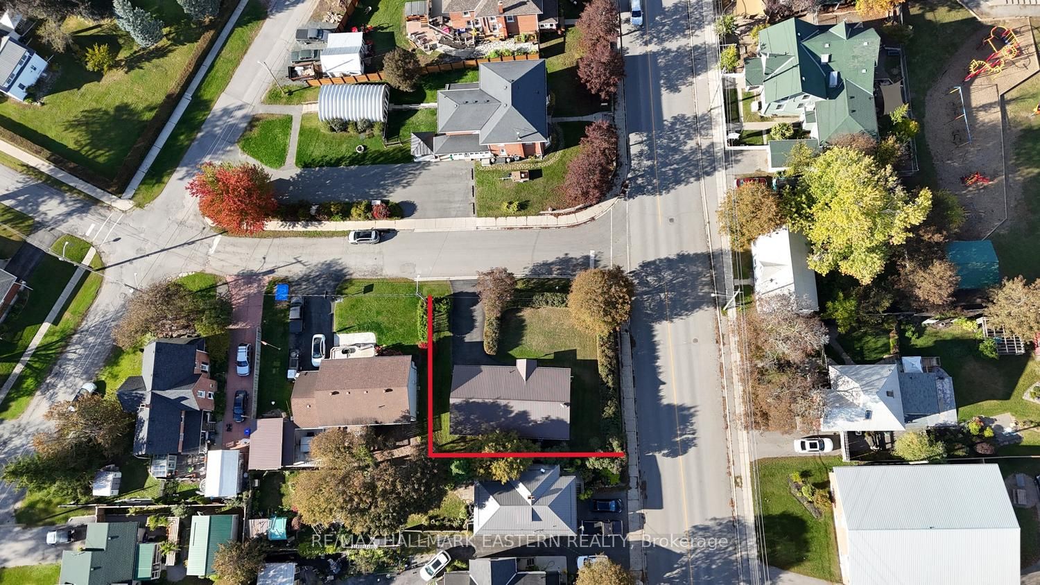 161 River Street E Property Photo 11