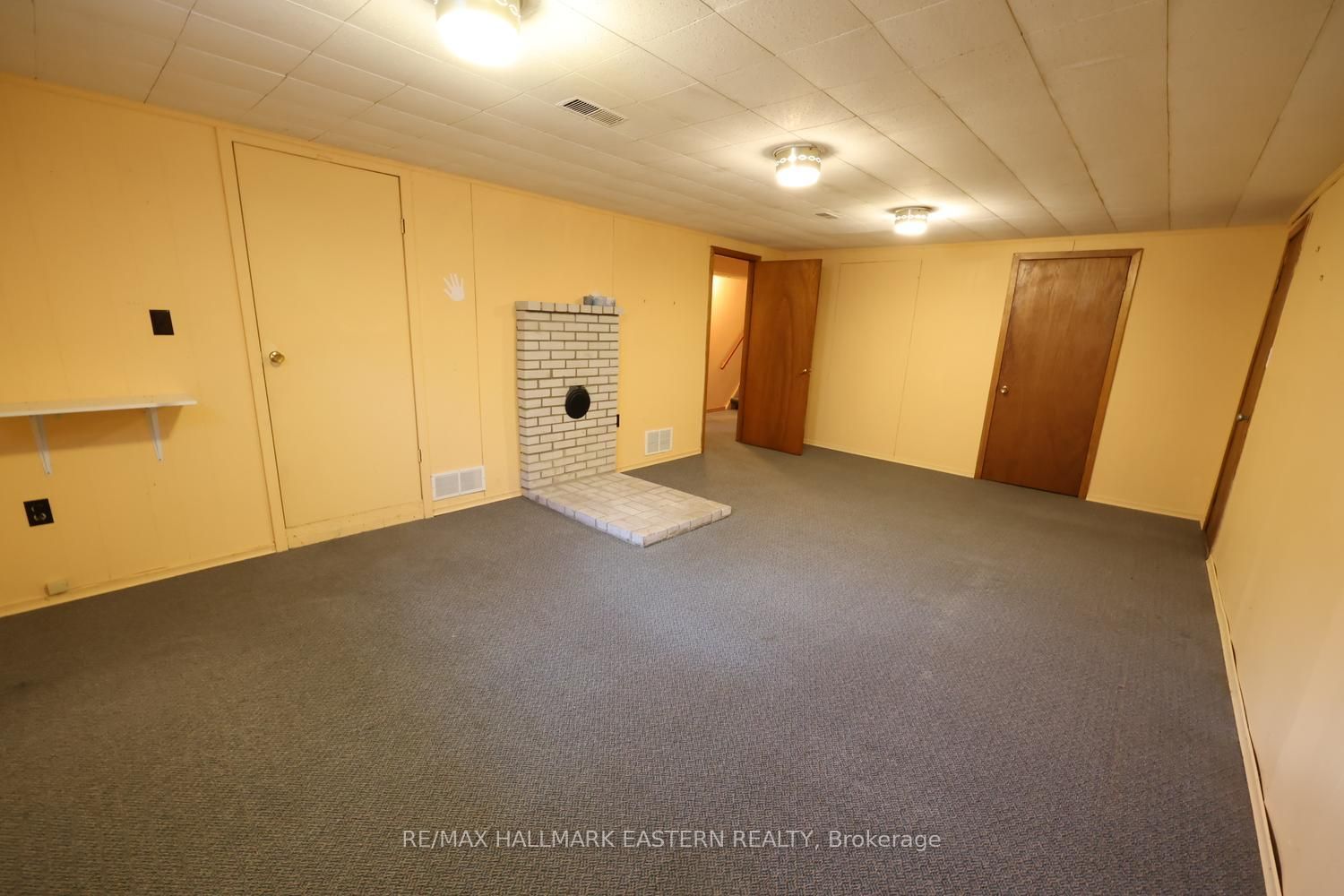 161 River Street E Property Photo 21