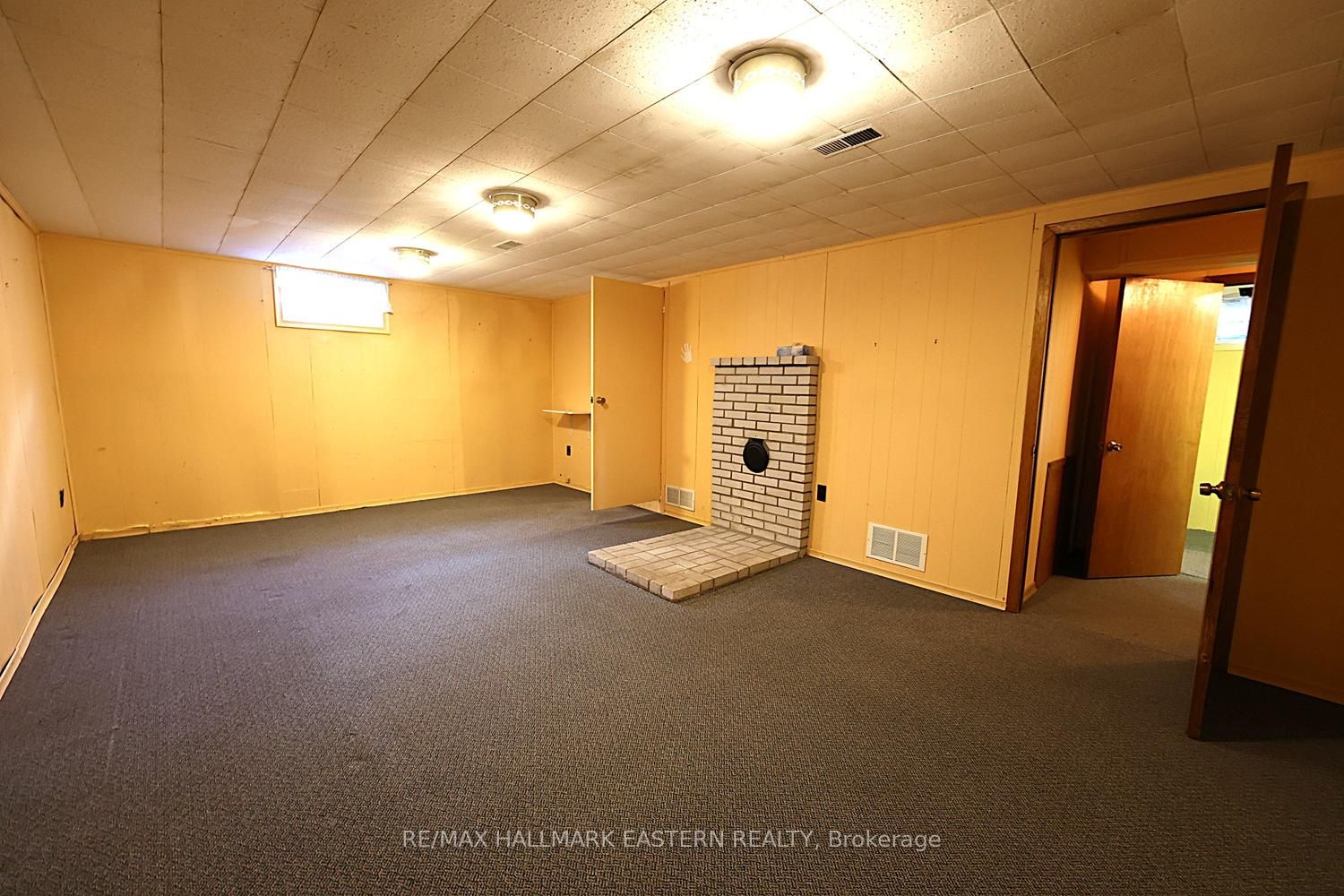 161 River Street E Property Photo 22