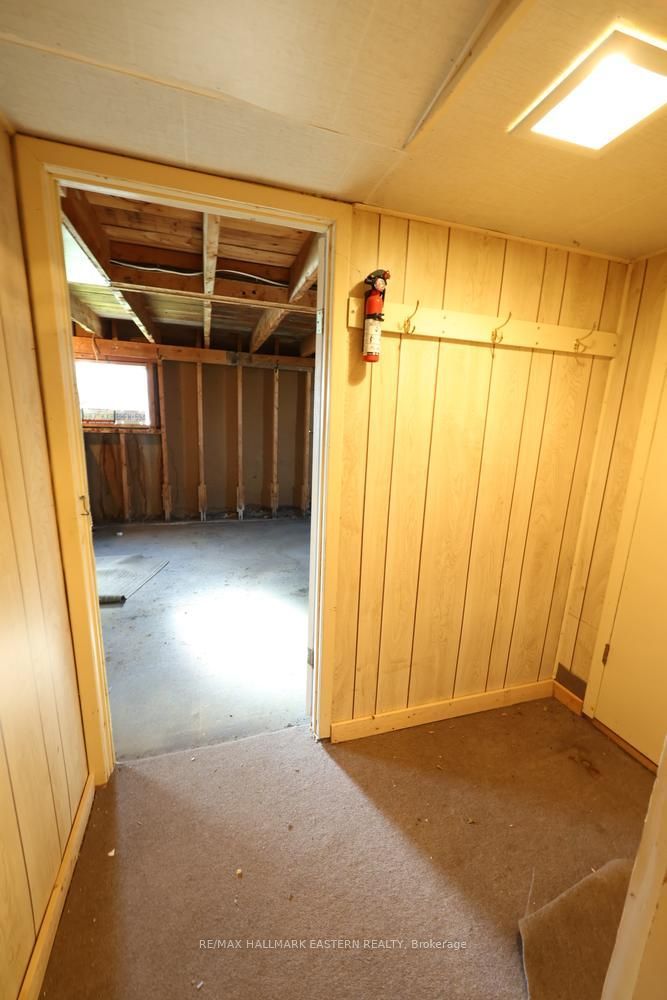 161 River Street E Property Photo 25