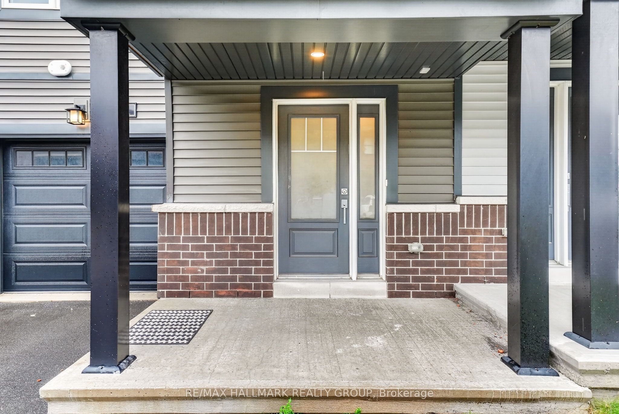 131 Attwell Private Property Photo 4