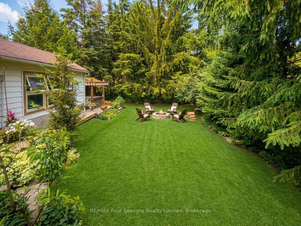 50 Amaranth Street W Property Photo 3