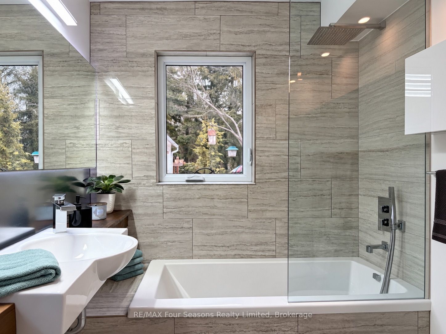 50 Amaranth Street W Property Photo 16