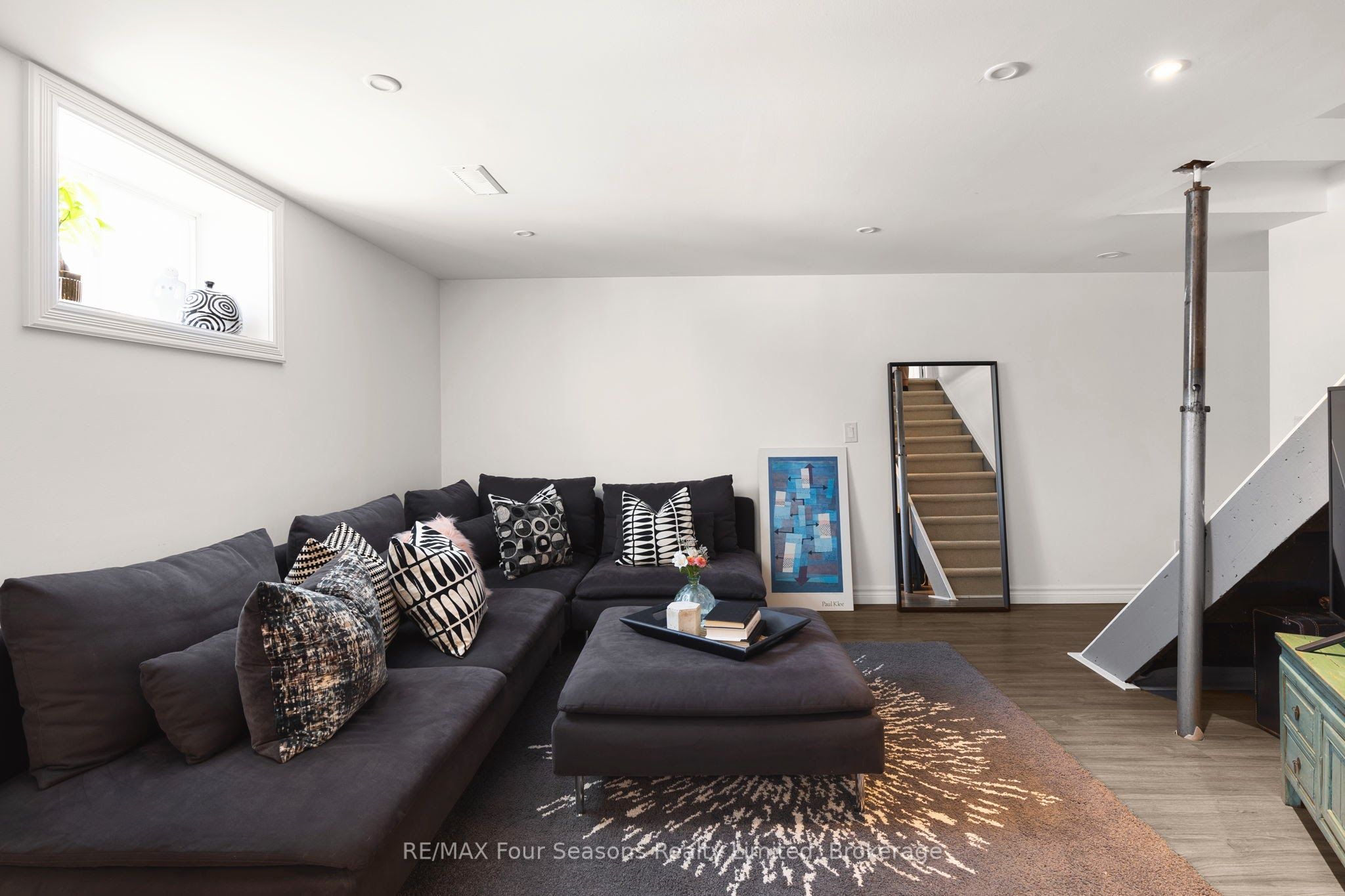 50 Amaranth Street W Property Photo 26
