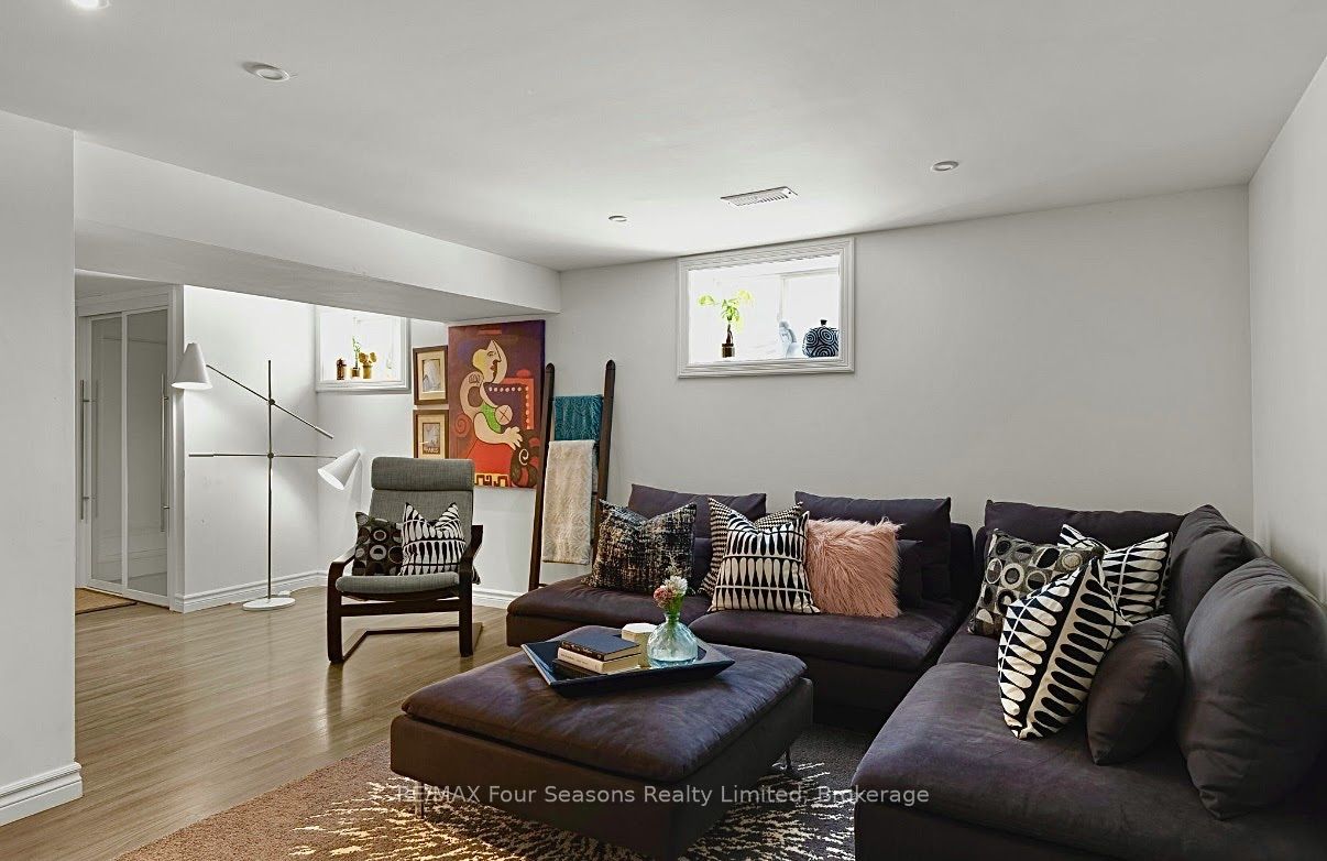 50 Amaranth Street W Property Photo 27
