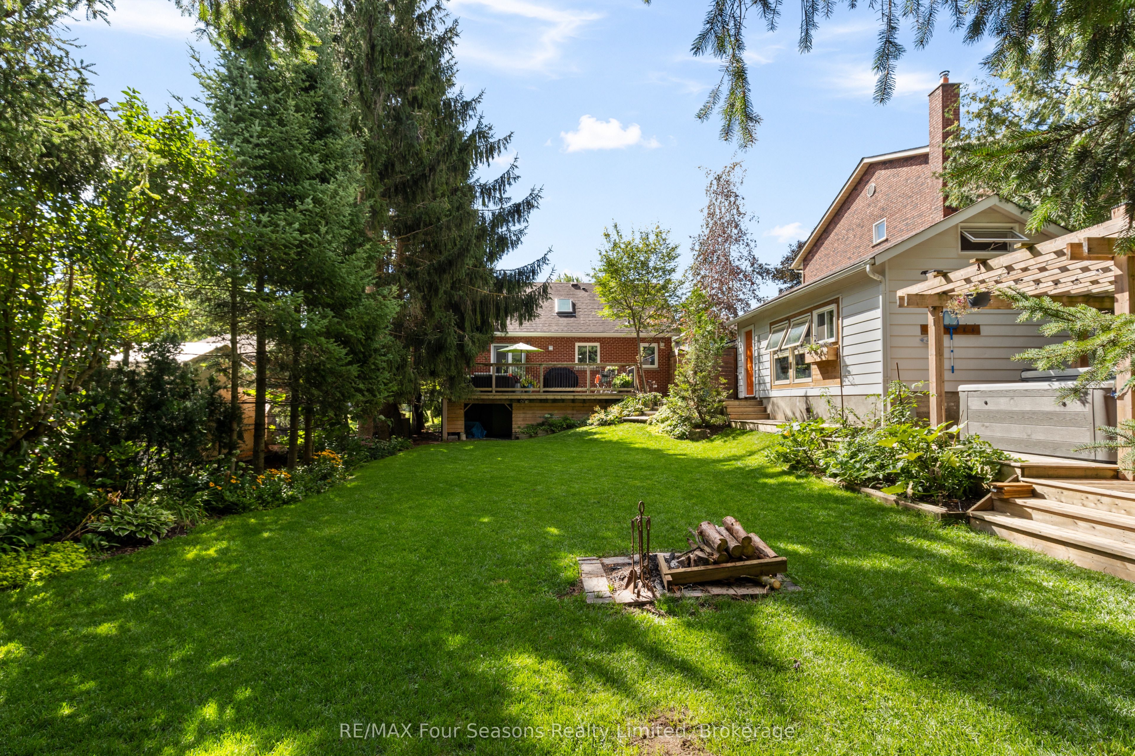 50 Amaranth Street W Property Photo 38