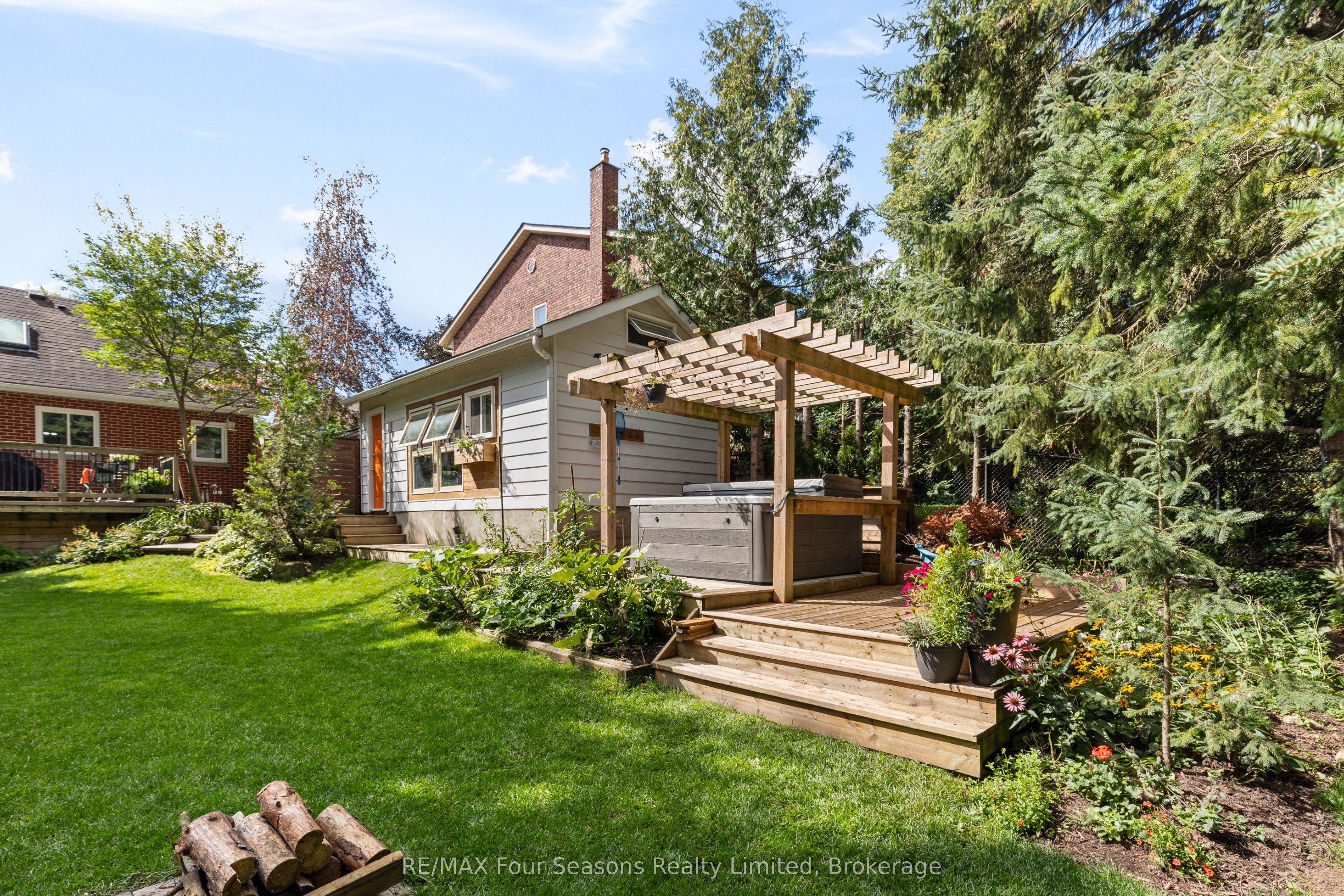 50 Amaranth Street W Property Photo 39