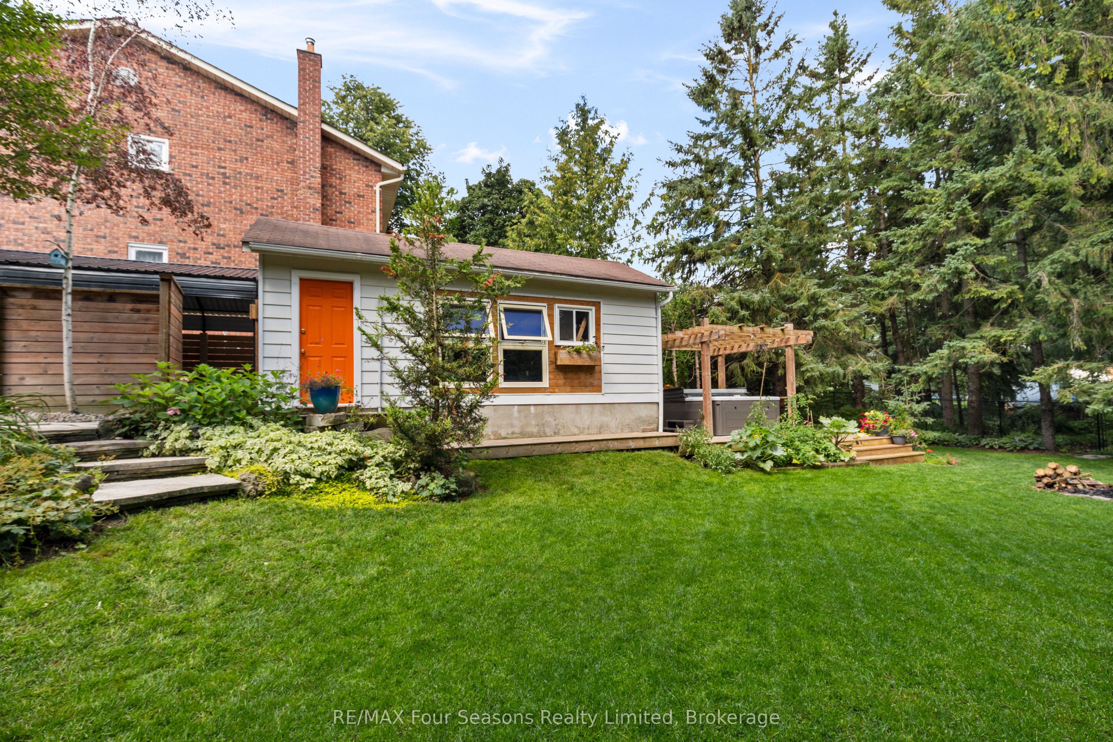 50 Amaranth Street W Property Photo 40