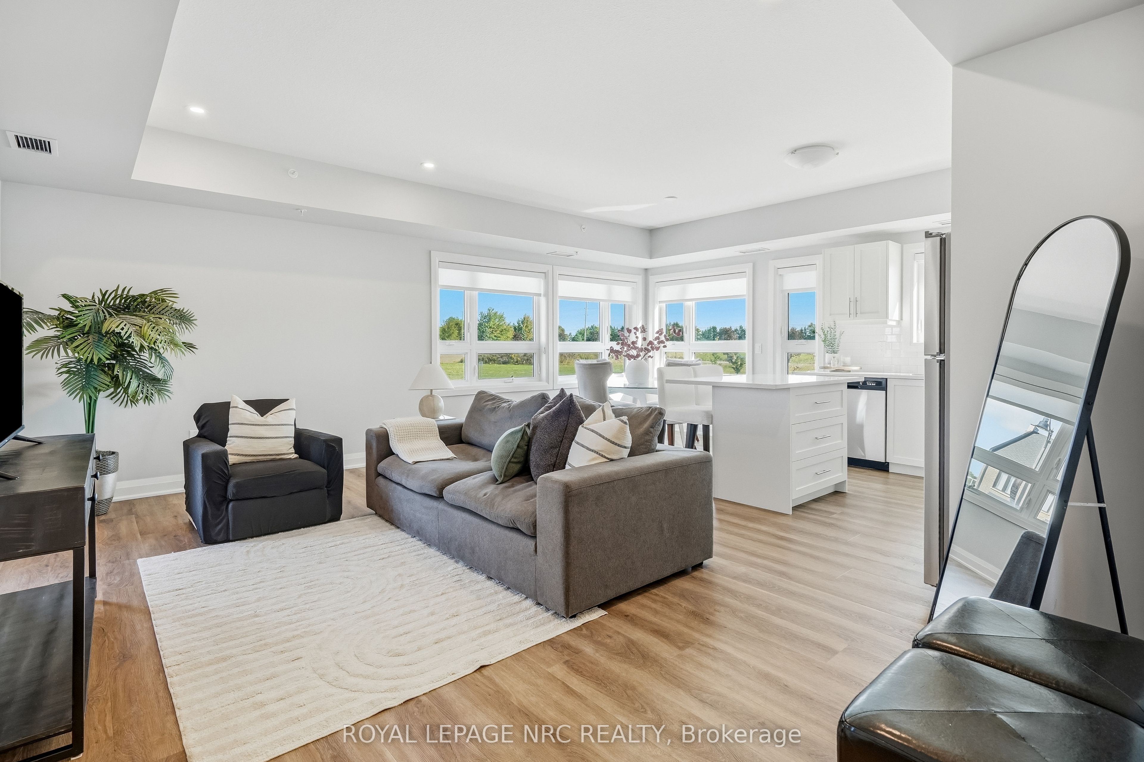 120 Summersides Boulevard 109 Property Photo 6