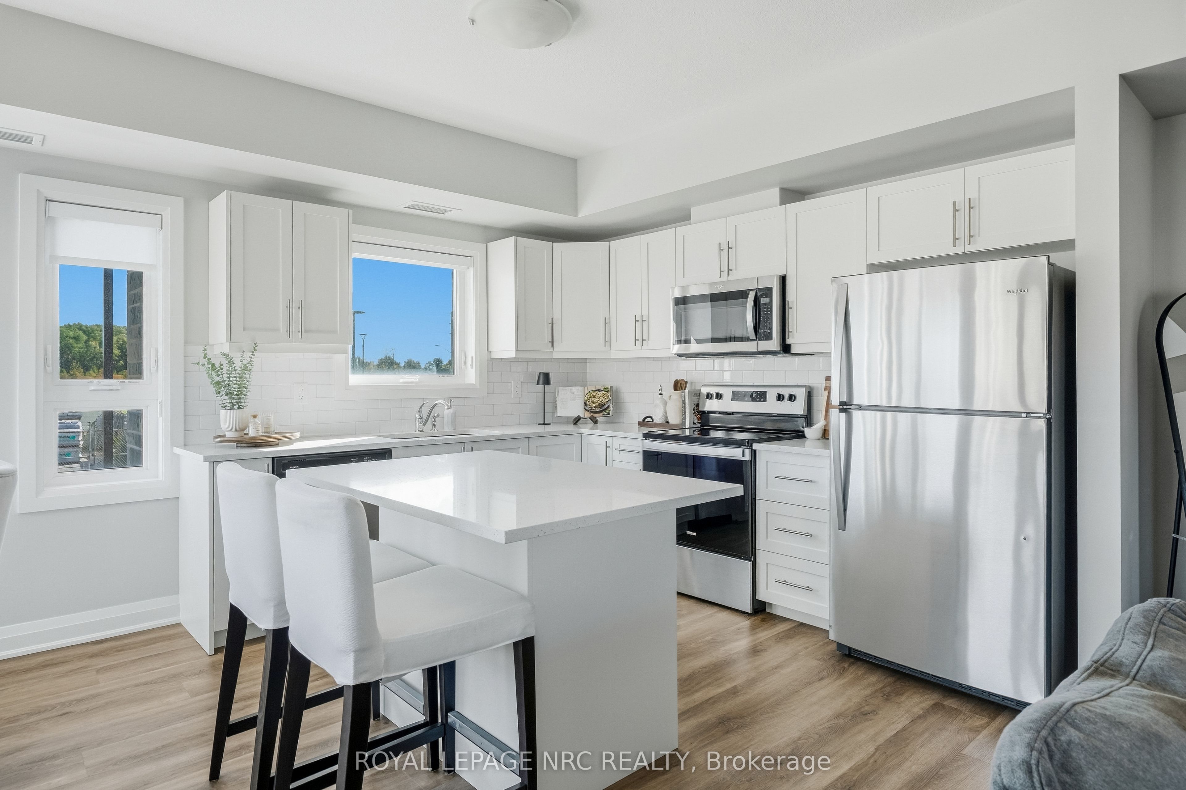 120 Summersides Boulevard 109 Property Photo 12