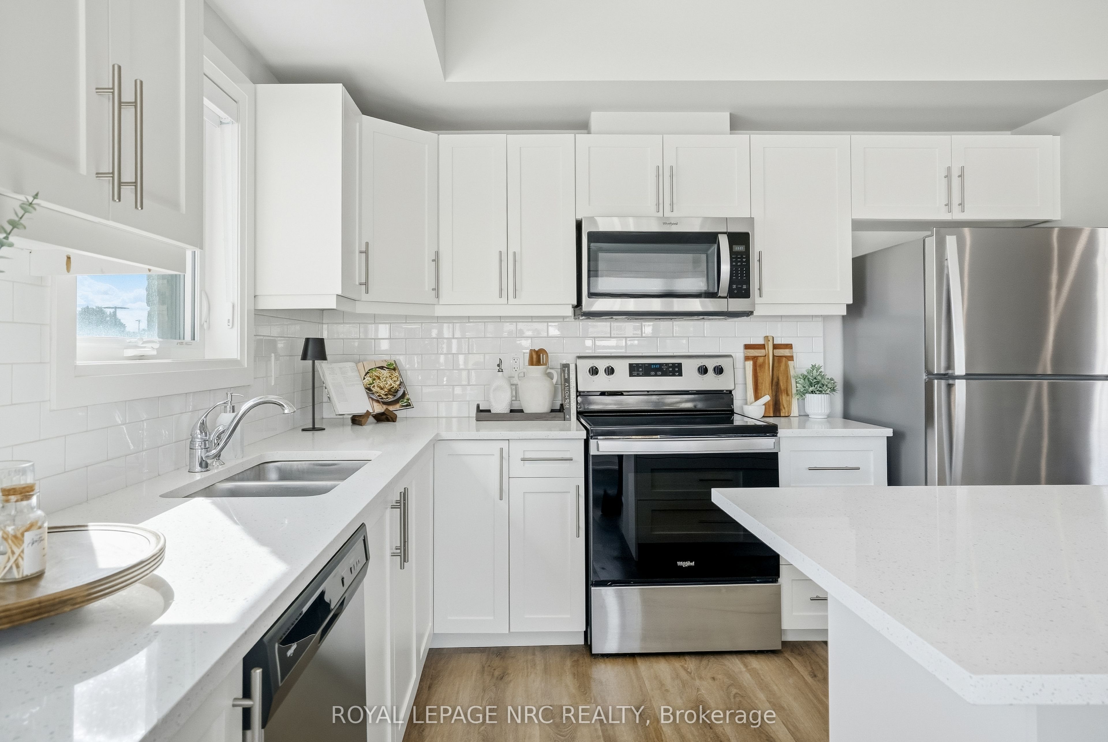 120 Summersides Boulevard 109 Property Photo 15