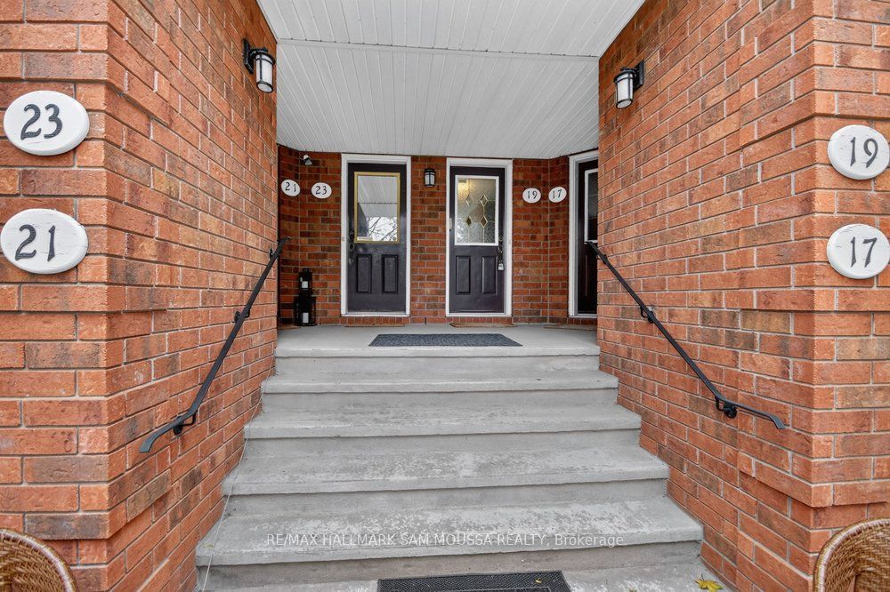 19 Colchester Square Property Photo 3