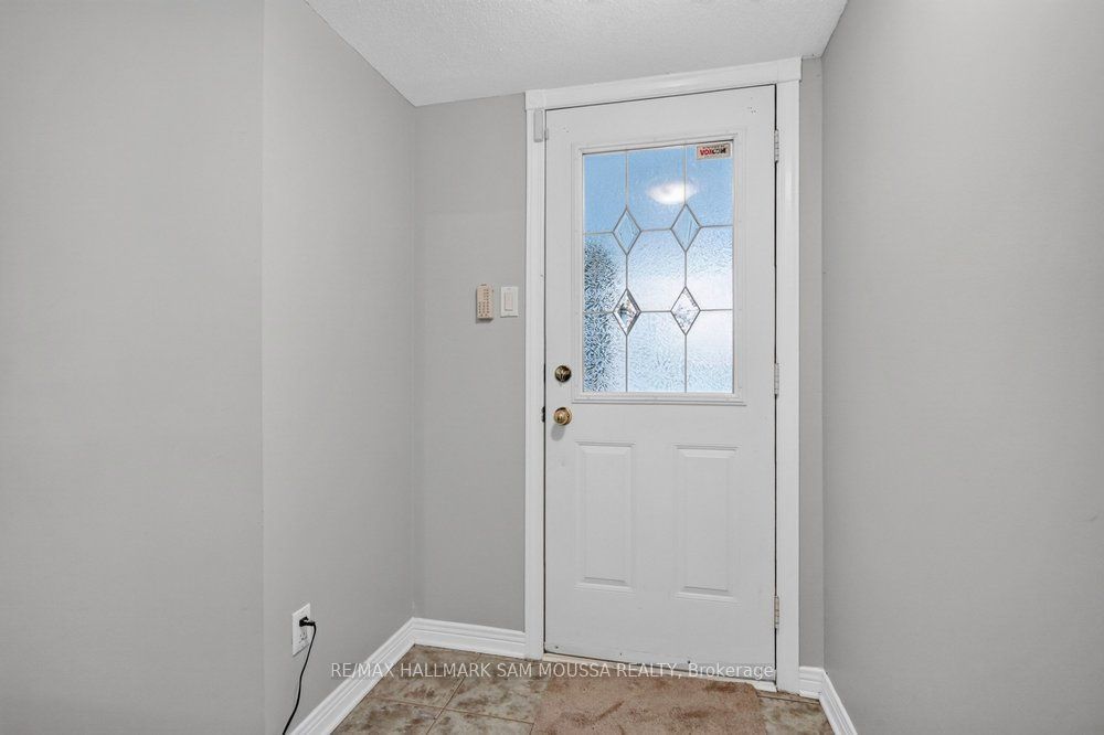 19 Colchester Square Property Photo 4