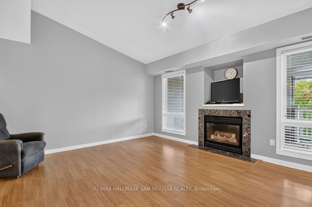 19 Colchester Square Property Photo 9