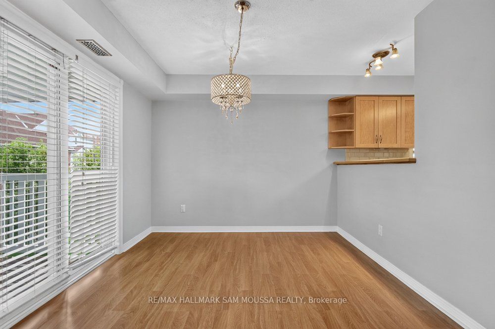 19 Colchester Square Property Photo 12
