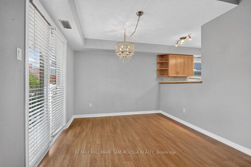 19 Colchester Square Property Photo 13