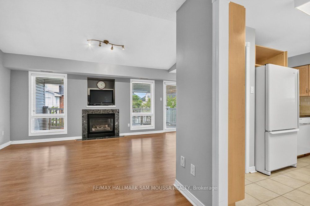 19 Colchester Square Property Photo 14