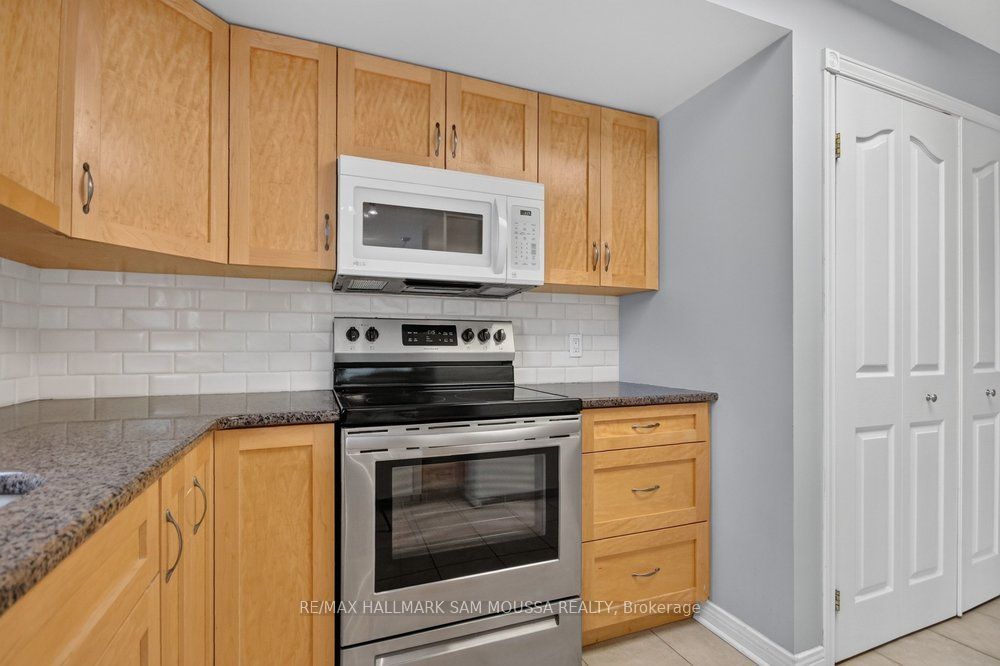 19 Colchester Square Property Photo 16