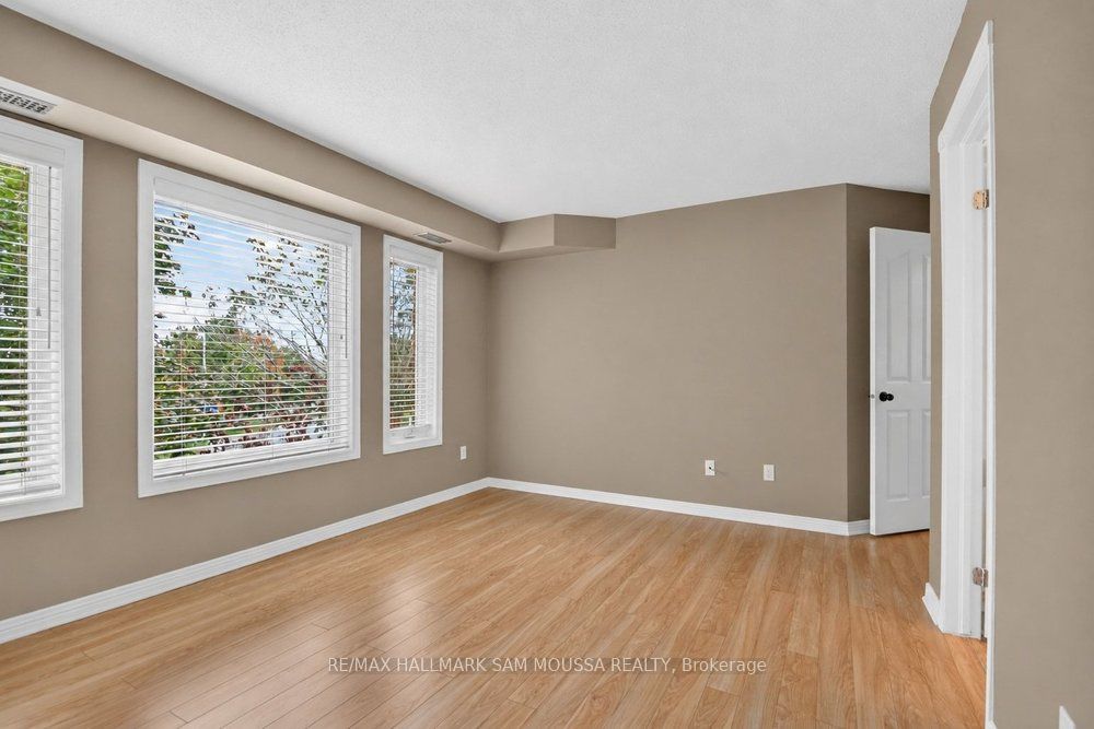 19 Colchester Square Property Photo 21