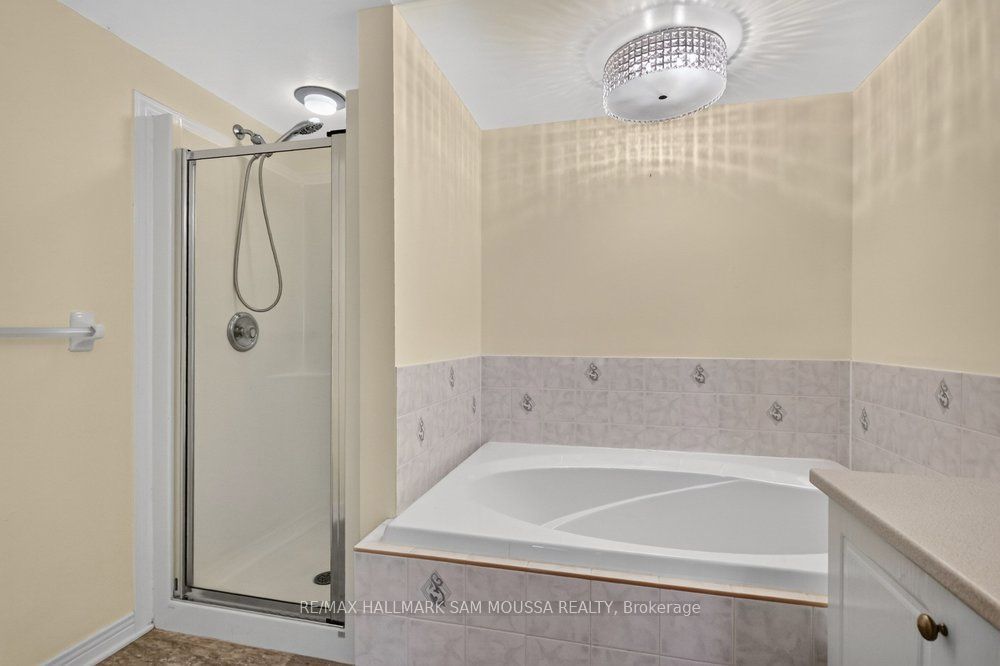 19 Colchester Square Property Photo 24