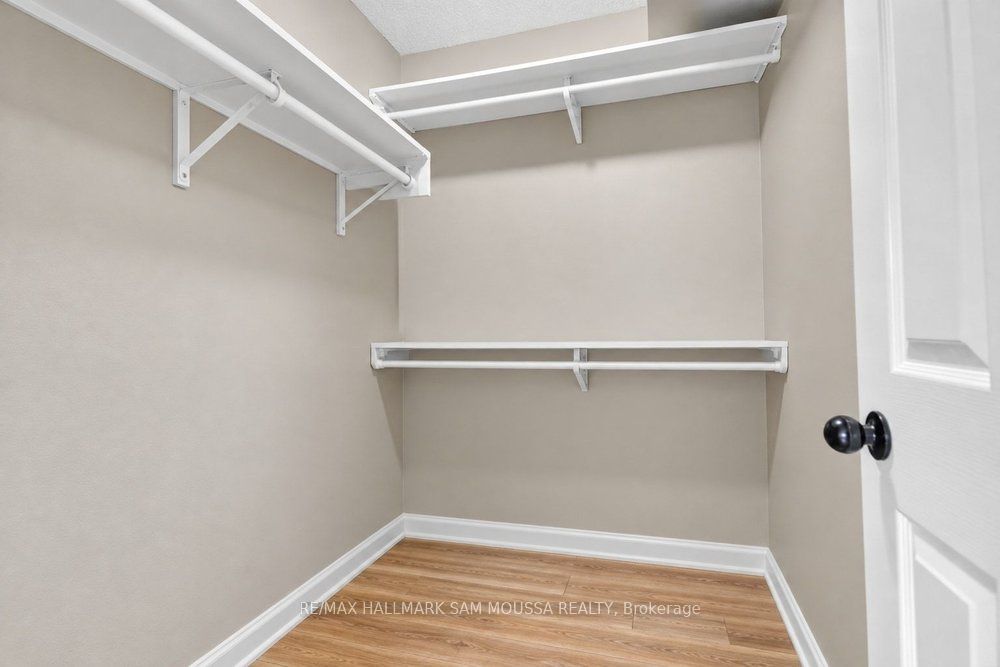 19 Colchester Square Property Photo 25