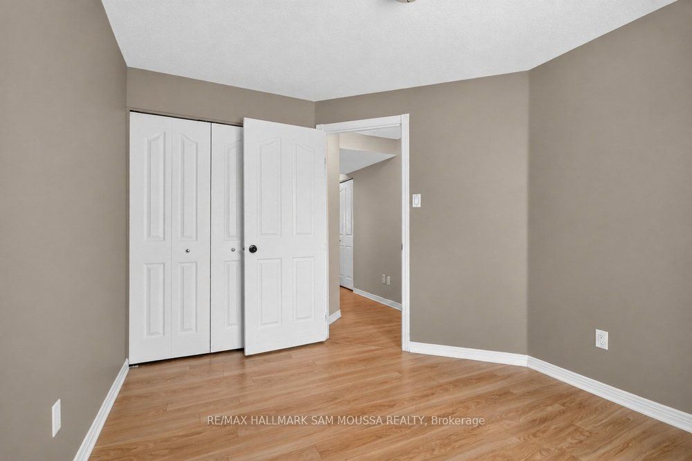 19 Colchester Square Property Photo 27