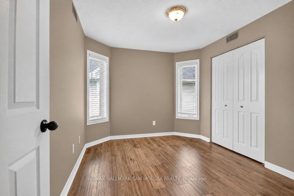 19 Colchester Square Property Photo 28
