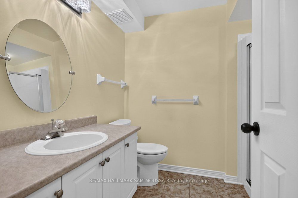 19 Colchester Square Property Photo 31