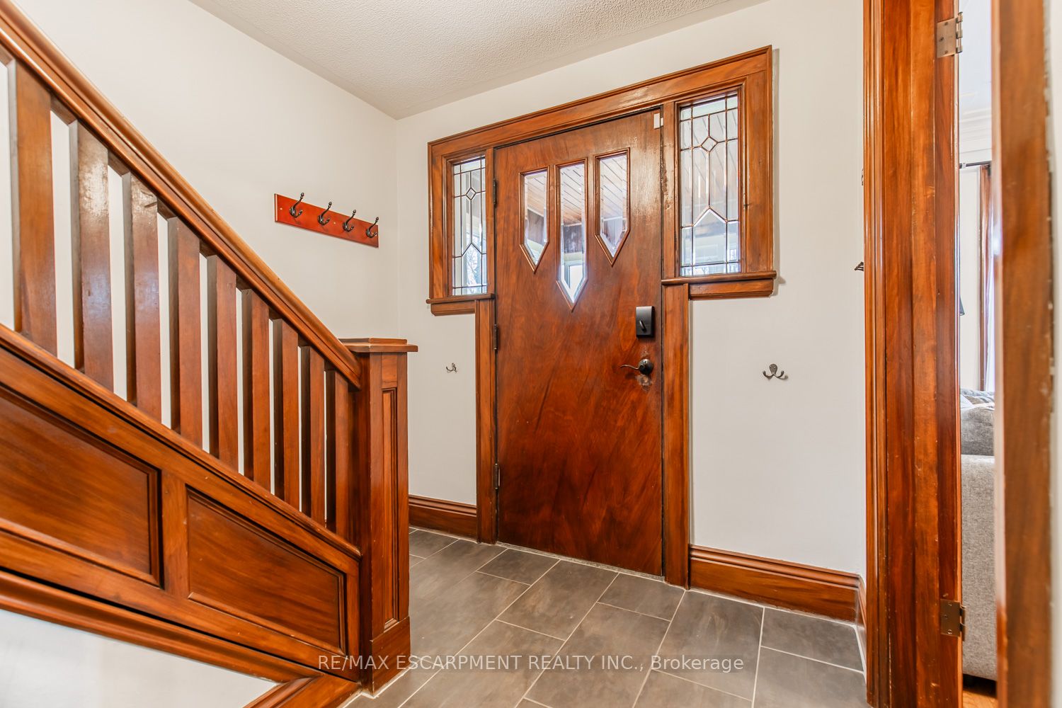 60 Lake Avenue Drive Property Photo 3