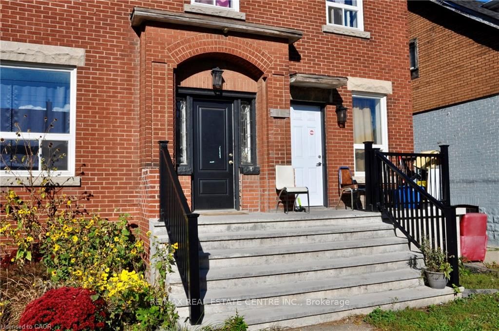 119 Ottawa Street N Property Photo 1