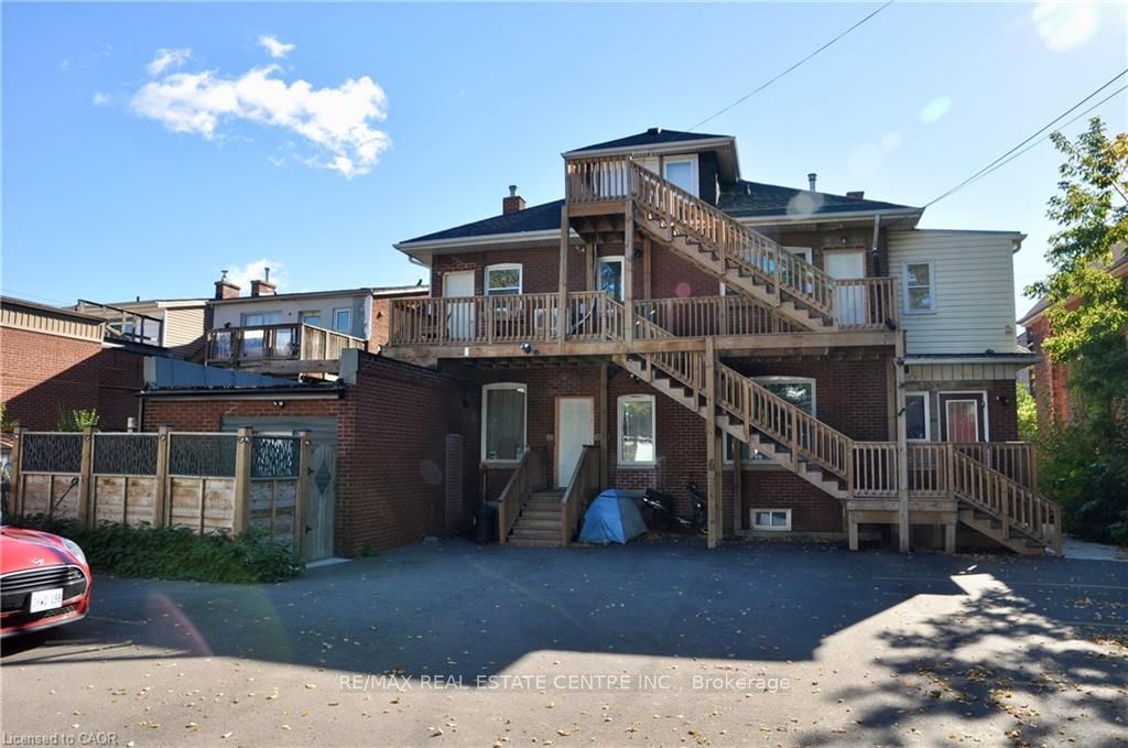 119 Ottawa Street N Property Photo 8